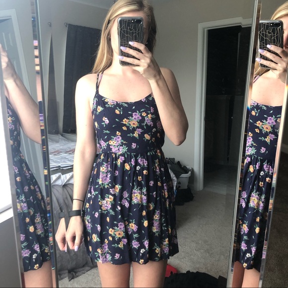 Hollister Dresses & Skirts - Floral Dress Hollister Dresses & Skirts - Floral Dress